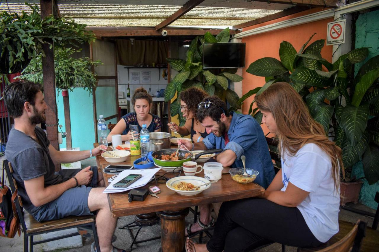 Hostal Antigua Hostel *